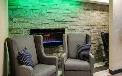 Photo 2 - Baymont by Wyndham Cedar Rapids