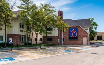 Photo 2 - Motel 6 Arlington Heights, IL - Chicago North Central
