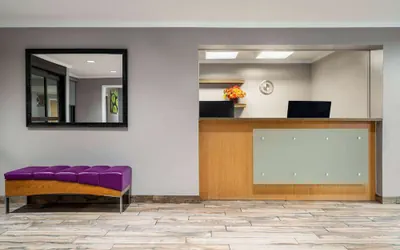 Photo 5 - La Quinta Inn & Suites by Wyndham Chicago Tinley Park