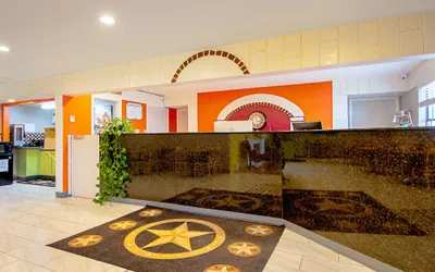 Photo 2 - Economy Inn & Suites
