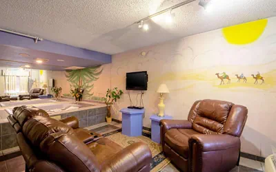 Photo 4 - Economy Inn & Suites