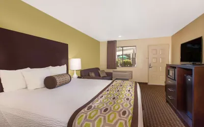 Photo 3 - Days Inn by Wyndham San Jose Airport