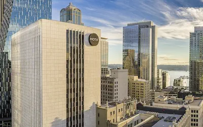 Photo 2 - Hilton Motif Seattle