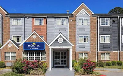 Photo 2 - Microtel Inn by Wyndham Raleigh Durham Airport