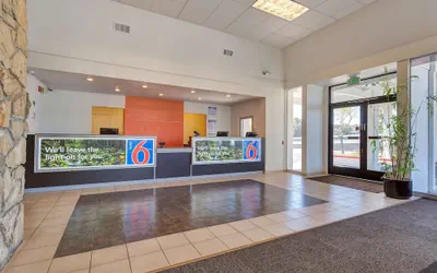 Photo 3 - Motel 6 Belmont, CA - San Francisco - Redwood City