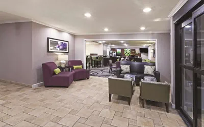 Photo 3 - La Quinta Inn & Suites by Wyndham N Little Rock-McCain Mall