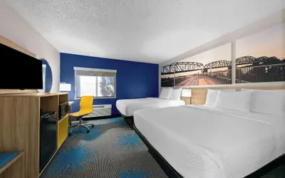 Photo 2 - Days Inn by Wyndham Fort Smith