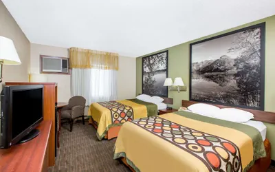 Photo 2 - Super 8 by Wyndham Fairmont