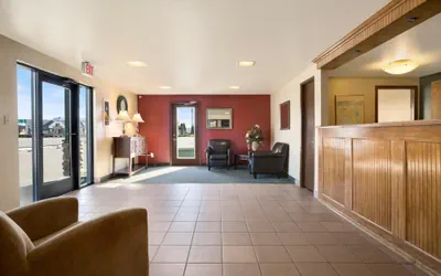 Photo 3 - Super 8 by Wyndham Coeur d'Alene