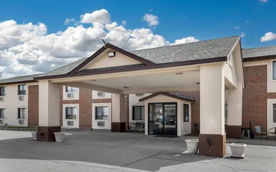 Photo 2 - Quality Inn & Suites Ottumwa North