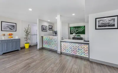 Photo 4 - Hillstone Inn Tulare, an Ascend Collection Hotel