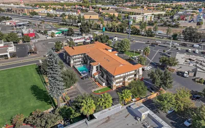 Hillstone Inn Tulare, an Ascend Collection Hotel