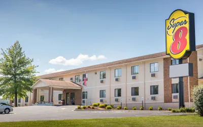 Photo 2 - Super 8 by Wyndham Danville