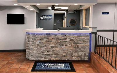 Photo 2 - Americas Best Value Inn Knoxville Downtown North