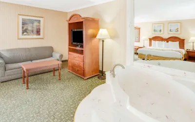 Photo 2 - Kalamazoo Hotel