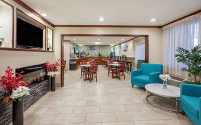 Photo 5 - Baymont by Wyndham Grand Rapids Airport