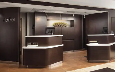 Photo 4 - Courtyard by Marriott Indianapolis at the Capitol