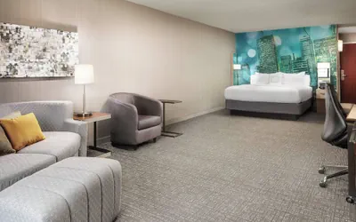 Photo 5 - Courtyard by Marriott Indianapolis at the Capitol