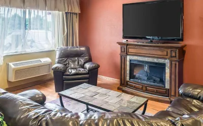 Photo 5 - Quality Inn Lakeville North