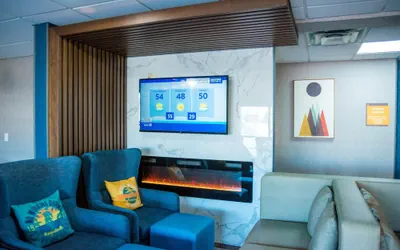 Photo 4 - La Quinta Inn & Suites by Wyndham Fayetteville I-95