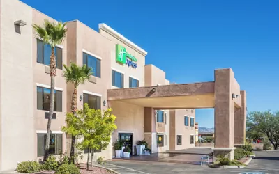 Photo 2 - Holiday Inn Express & Suites Nogales by IHG