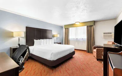 Photo 5 - Best Western Plus Parkway Inn