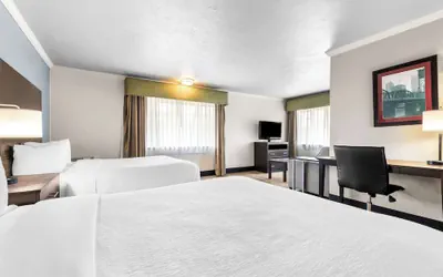Photo 2 - Best Western Plus Parkway Inn