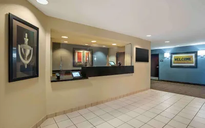 Photo 3 - Extended Stay America Select Suites New Orleans Airport