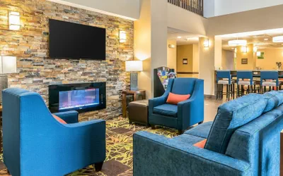 Photo 3 - Comfort Suites Springfield I-70