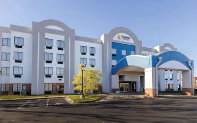 Photo 2 - Comfort Suites Springfield I-70