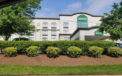 Photo 2 - Wingate by Wyndham Chantilly / Dulles Airport