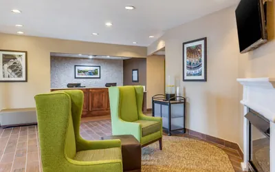 Photo 2 - Comfort Inn DeKalb - University Area