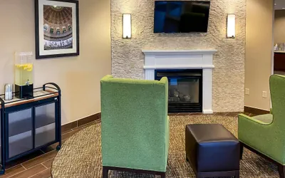 Photo 4 - Comfort Inn DeKalb - University Area