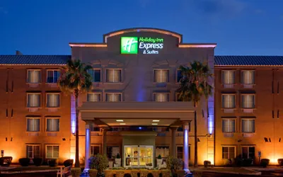 Holiday Inn Express Hotel & Suites PEORIA NORTH - GLENDALE by IHG