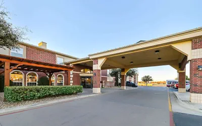Photo 2 - Quality Inn & Suites Lubbock South