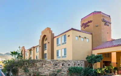 Photo 2 - Hampton Inn San Marcos, CA