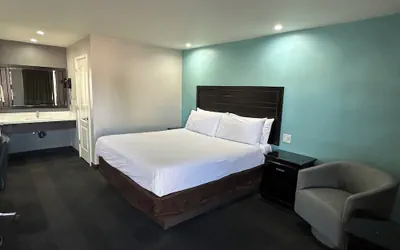 Photo 4 - Sunset Inn Lake Oroville