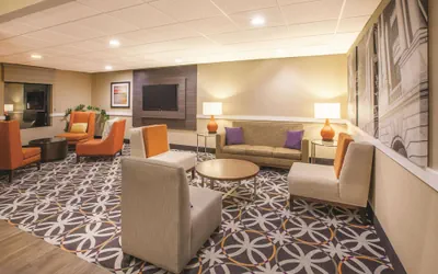 Photo 4 - La Quinta Inn & Suites by Wyndham Mechanicsburg - Harrisburg