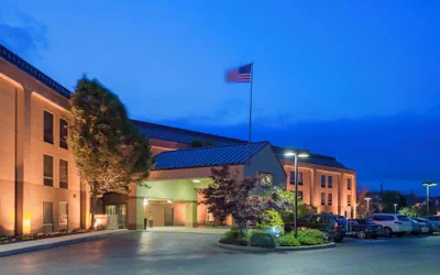 Photo 2 - Hotel Carlisle