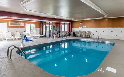 Photo 2 - Quality Inn & Suites Evansville North