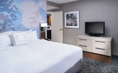 Photo 4 - Courtyard by Marriott Cleveland Airport North