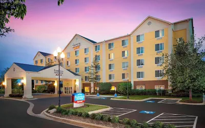 Photo 2 - Fairfield Inn and Suites by Marriott Chicago Midway Airport