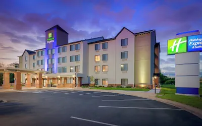 Photo 2 - Holiday Inn Express Minneapolis/Coon Rapids/Blaine by IHG