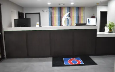 Photo 5 - Motel 6 Brenham, TX