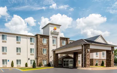 Photo 2 - Comfort Inn & Suites - Hannibal
