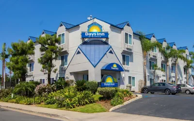 Photo 2 - Days Inn by Wyndham Carlsbad