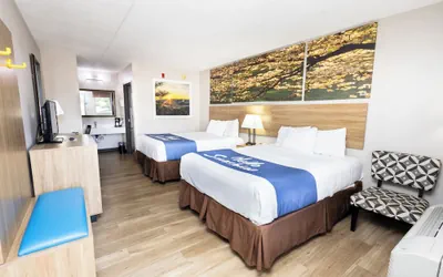 Photo 5 - Days Inn by Wyndham Dayton Huber Heights Northeast