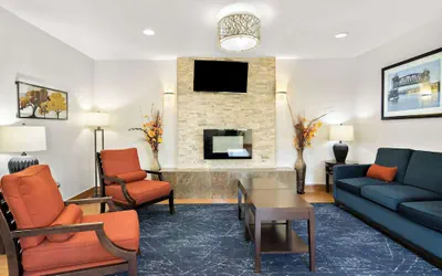 Photo 4 - Comfort Inn Joliet West I-80