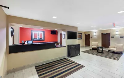 Photo 3 - Extended Stay America Select Suites - Milwaukee - Wauwatosa