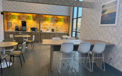 Photo 4 - Days Inn & Suites by Wyndham Wausau